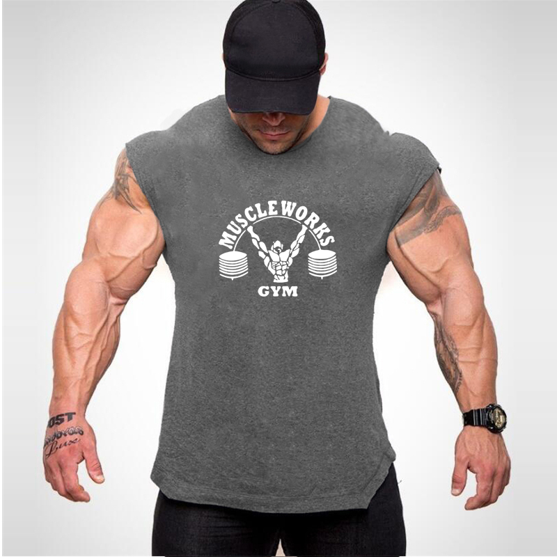 Sports Equipment Store - 新しい夏のブランドベスト綿ジム服男性タンクトップノースリーブ Tシャツボディービル機器フィットネス男性のストリンガータンクトップ