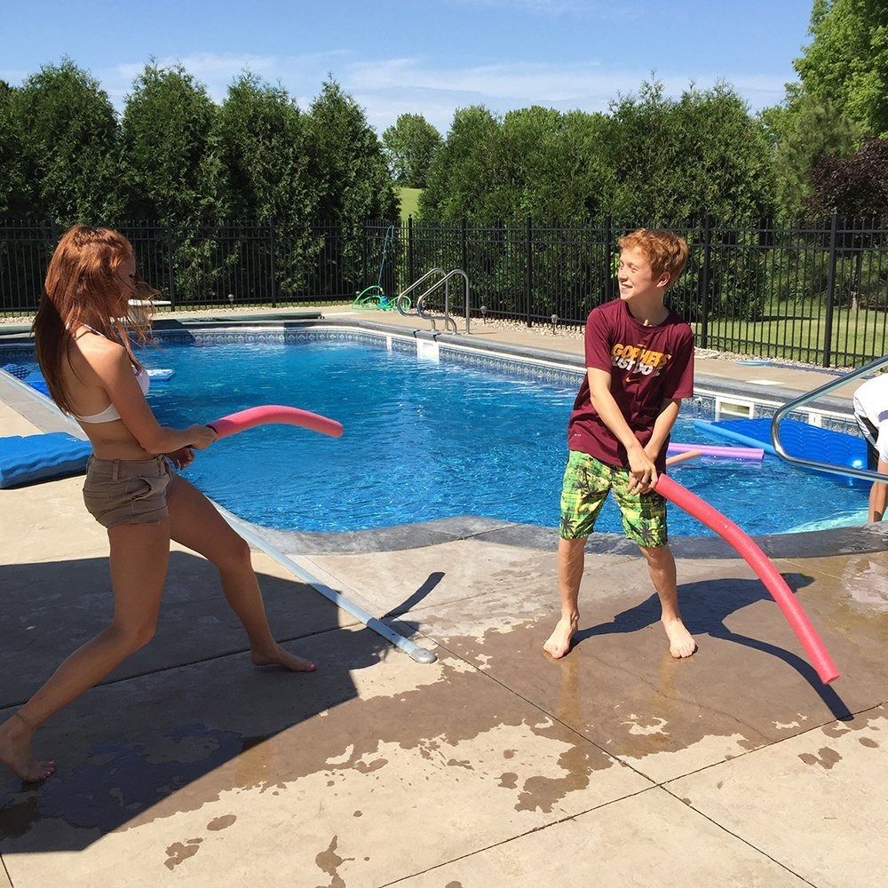 新しいパーティーグッズ プールヌードル フォームライトセーバ - Foam Pool Noodle のレビューと価格